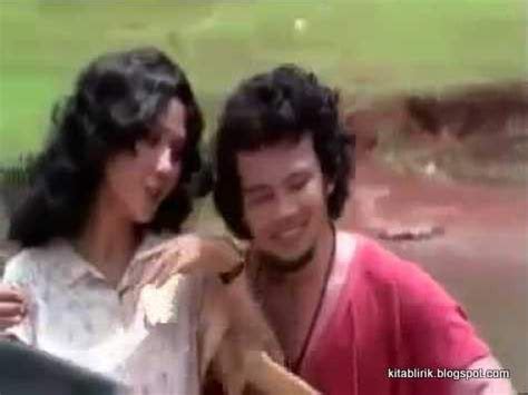 Yeah cuma kamu cuma kamu yang bisa membuatku dm tidur tak tentu memikirkanmu pujaan hati oh kamu cantik sekali c# oh tuhan aku hanya ingin dia tahu g kau lucu kau sangat lucu reff: Lirik Lagu Cuma Kamu - Rhoma Irama feat Rita Sugiarto | Lirik lagu, Lagu, Lirik