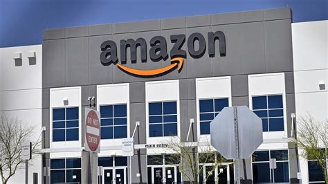Amazon hiring 100,000 workers to meet surge in lockdown shopping ...