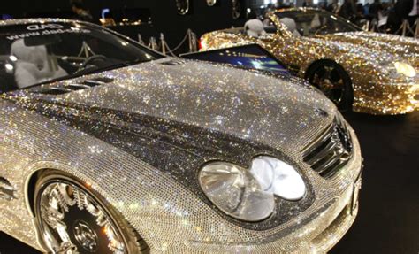 Notorious mexican drug kingpin joaquin el chapo guzman really knew how to heat up the the gun, one of many in the drug lord's collection, is also emblazoned with a jaguar. Keeping Up With The Cartel: Mexico Drug Lord El Chapo's ...