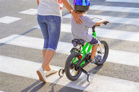 Qué pueden hacer y qué no pueden hacer los niños y los padres en las