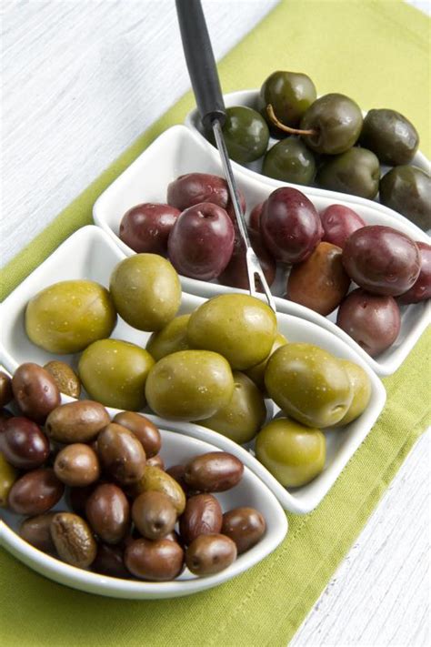What Are Some Different Types Of Olives With Pictures