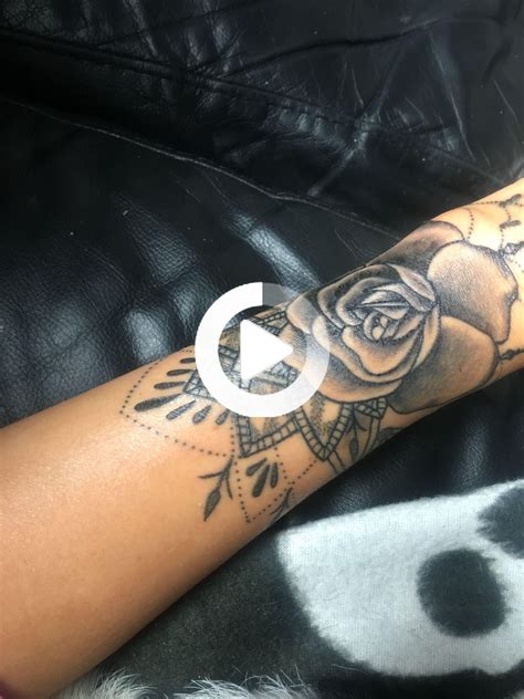 Pin by Fernanda on wrist tattoos in 2020 | Flower wrist tattoos, Wrist tattoos, Wrist tattoos 