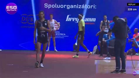 Lo stesso gimbo posta su facebook un video che lo riprende mentre lavora in sala pesi con la la gamba trema e tamberi è visibilmente affaticato. Banska Live - Gimbo Tamberi finisce 2.31 e sfiora i 2.35 ...