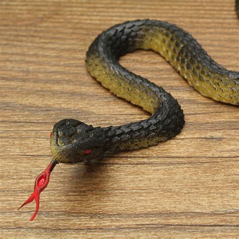 Fake Snake Realistic Rubber Toy Safari Garden Props Gag Joke Prank T