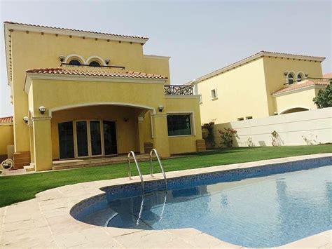 3 bedrooms, 2 bathrooms, 2 air conditioners, living space, and a big space for. Amazing 4BR Maid large villa in Jumeirah park for sale or ...