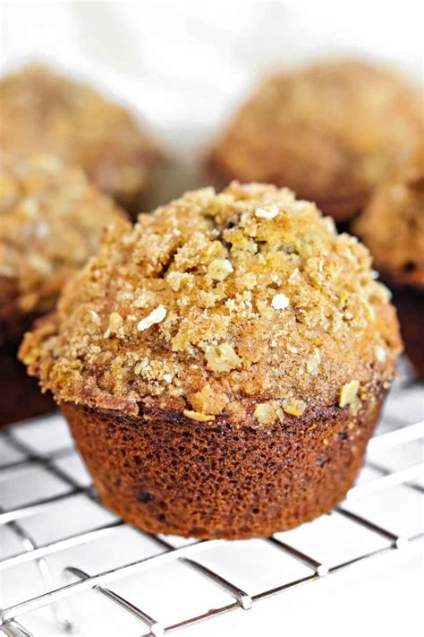 Easy Oatmeal Raisin Muffins With Honey