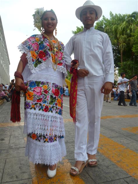 Yucatan Traje Tipico Traje Típico Moda De Mexico