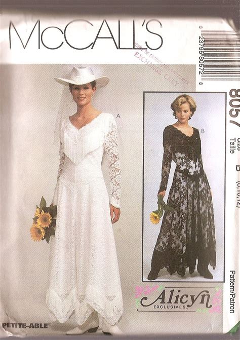 Vintage sewing pattern, not a finished item. il_fullxfull.384881069_3n2t.jpg (895×1267) | Wedding dress ...