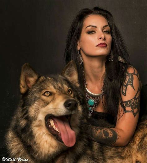 stephanie wolves and women beautiful wolves wolves photography