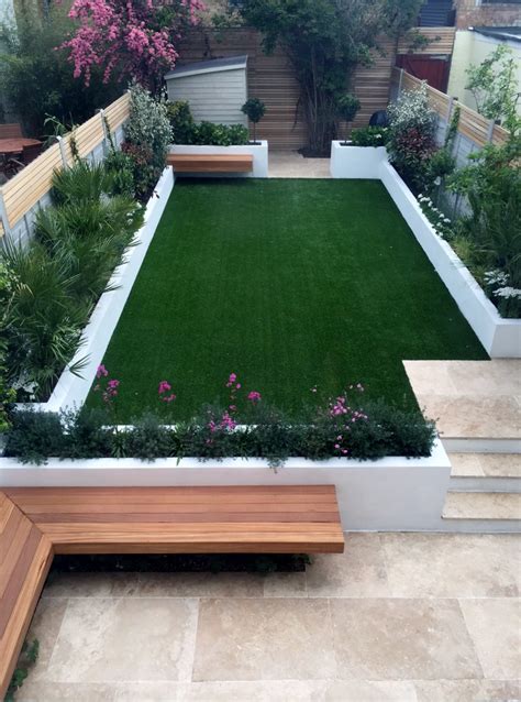 Gallery featuring pictures of 39 pretty small garden ideas, showcasing some of the wild variety of things you can do in your own backyard. Modern garden design ideas Fulham Chelsea Battersea ...
