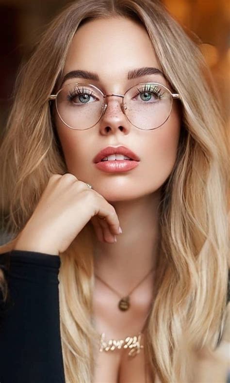 Pin By Lindsay Shaughnessy On Clothesss Blonde With Glasses Fashion