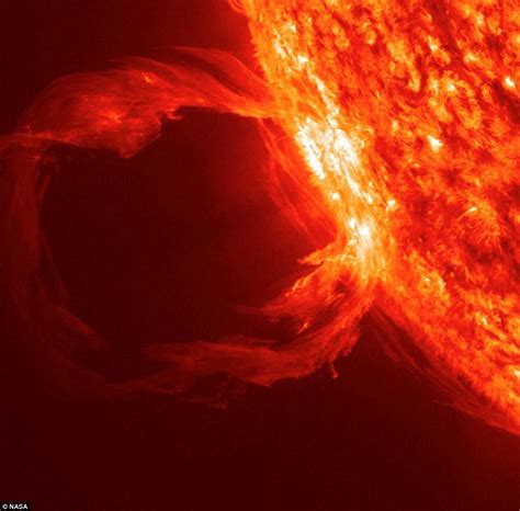 Stunning Pictures Of The Sun The Plummet Onions