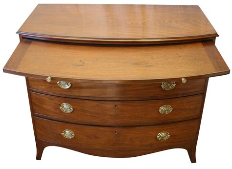 An Early Victorian Antique Mahogany Bow Front Chest Of Drawers