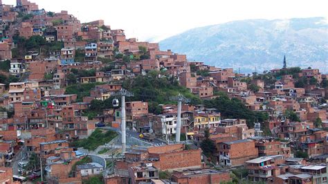 Últimas noticias de medellín y antioquía. Medellin gang violence displaced more than 700 families this year