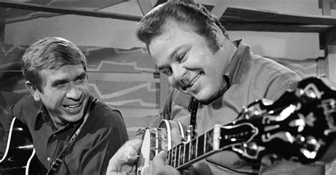 Roy Clark Hee Haw Host And Country Music Ambassador Dies At 85 Wlrn