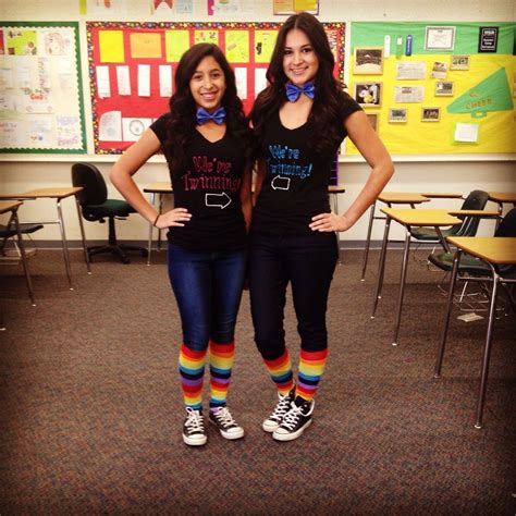 Twin day outfits, Twin day, School spirit week