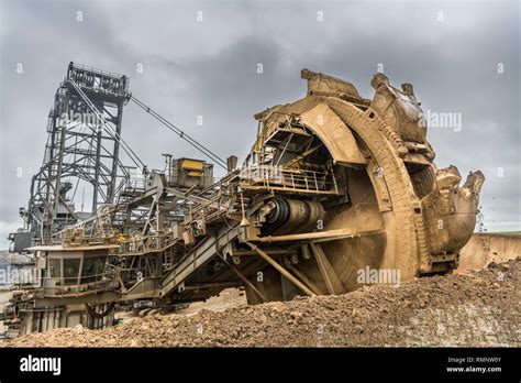 Bagger 288 Bucket Wheel Excavator Stock Photo Alamy