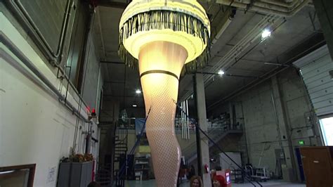 20 Foot Tall ‘a Christmas Story Leg Lamp Visits Fox 8