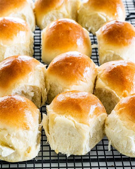 Easy Dinner Rolls With Instant Yeast