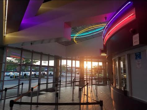 Movie Theater Regal Cinemas Elmwood Center 16 Reviews And Photos