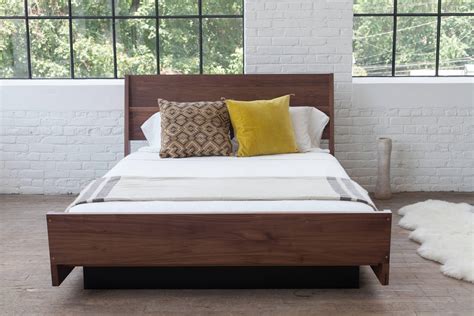 Ab5 Queen Size Contemporary Walnut Floating Platform Bed For Sale At