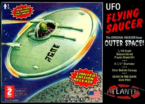 Earth Vs The Flying Saucers 5 Saucer Model Kit With Lights Silver