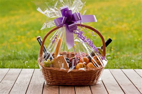 But now i would like to give my recommended list of gifts that i am sure you will also like. From Happy Birthday to Welcome Baby: Easy Gift Basket ...