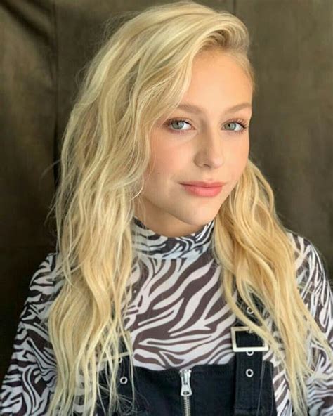Alyvia Alyn Lind Biography Facts In 2022 Actresses Popular Tv