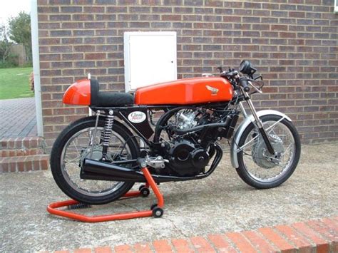 Plus, get an extra £500 towards a next level bike when you book a step up course. 1965 Honda 250/4 Replica Classic Motorcycle Pictures