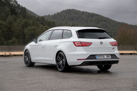 Hier alle seat leon cupra die momenteel te koop staan op autoscout24, de grootste automarkt in europa. New 2017 SEAT Leon Cupra 300 Photo Gallery Released ...