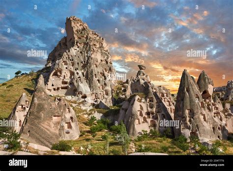 Pictures And Images Of Uchisar Castle The Cave City Houses In The Fairy