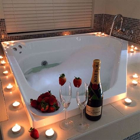 33 Stunning Romantic Valentine S Day Ideas Hard To Forget Romantic Bubble Bath Romantic Bath