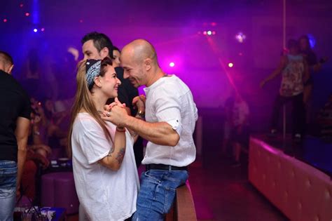Images Gratuites Bar Public Amour Danse Couleur Couple Club La Cérémonie Fête Disco