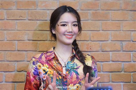 หลังจากเป็นดราม่าร้อนแรง ล่าสุด มดดำ ได้พูดคุยกับ ม้า อรนภา ถึงเรื่องราวที่เกิดขึ้น ริชชี่ อรเณศ ตอบดราม่า ม้า อรนภา ซัดน้องต้องกลับดอยแน่ ...