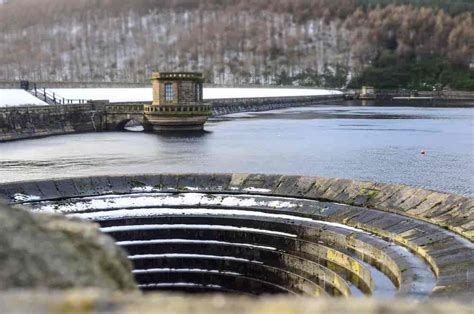 Ladybower Reservoir In Derbyshire England Gagdaily News