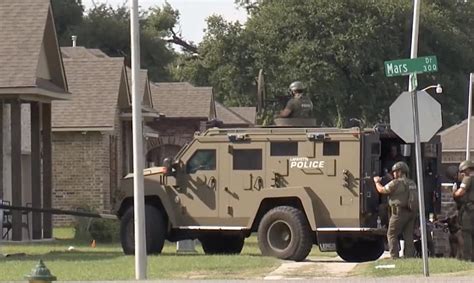 Man Surrenders After Six Hour Standoff With Lafayette Police