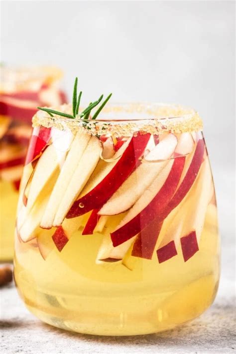 25 Easy Fruit Cocktails Insanely Good