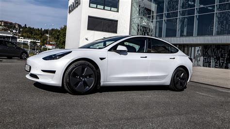 Test Tesla Model 3 Standard Range Plus Fantastiskt Mycket Bil För
