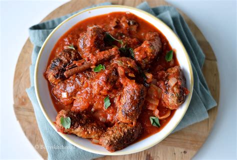 Keftedes Griekse gehaktballen in tomatensaus Recept