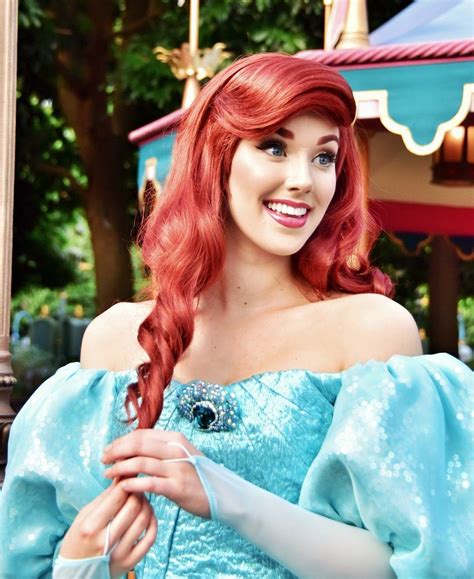 Ariel The Little Mermaid But Y Is Her Skin So Flawless Disneyland Princess Disney Cosplay