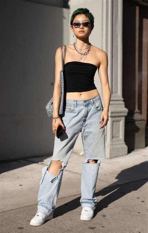 Low Rise Jeans Are Coming Back—and Thats Ok Low Rise Jeans Outfit