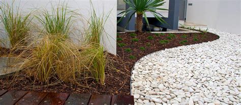 Garden edging offers many functions to your garden and to the entire aesthetic of your lawn, yards and the whole of the home, truth be told. Viva Grass Specialise in Aluminium Edging in Perth