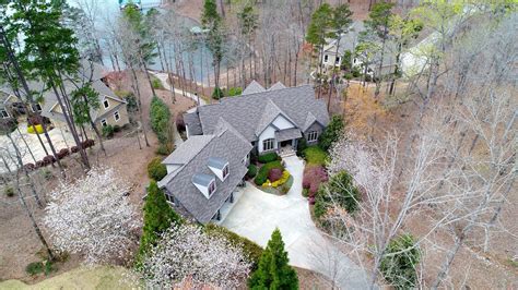 Standout Home On Lake Keowee South Carolina Luxury Homes Mansions