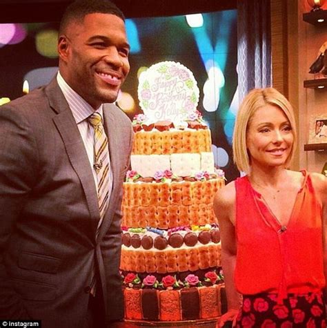 Kelly Ripa Celebrates Her 44th Birthday With Cake A Date Night And A