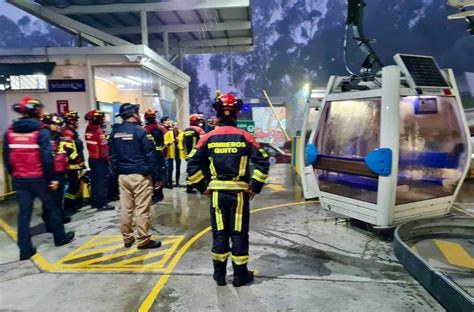 Una Docena De Personas Evacuadas Tras Quedar Atrapadas En Un Teleférico