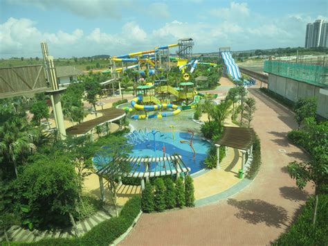 The lifeguards do not look trained. Peggy Loh ~ My Johor Stories: Wholesome fun at Austin ...