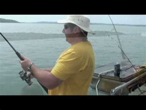 Unit commander for lake macquarie marine rescue malcolm druce has lived in the region since the 1970s and could not recall an attack. LAKE MACQUARIE SHARK - YouTube