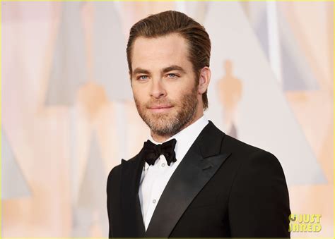 Chris Pine Shows Some Scruff At The Oscars 2015 Photo 3310862 2015