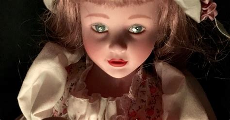 Do You Have The Guts To Look This Creepy Doll In The Eyes Huffpost