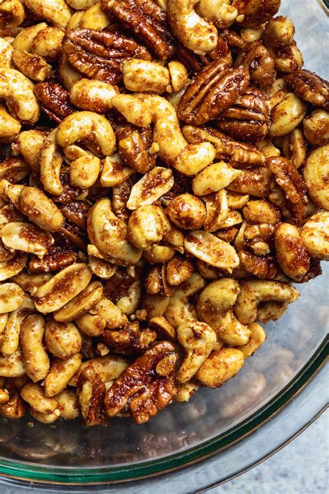 Sweet And Spicy Mixed Nuts Are An Easy Healthy And Addictive Snack To Bring To Yo Sweet And